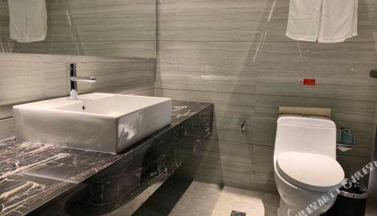 Camera business - LangHao Hotel (Shunde Lecong Tianyou City Branch)