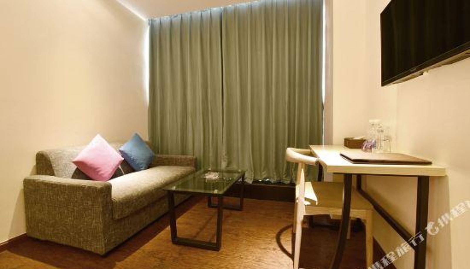 Room with river view - New World International Hotel