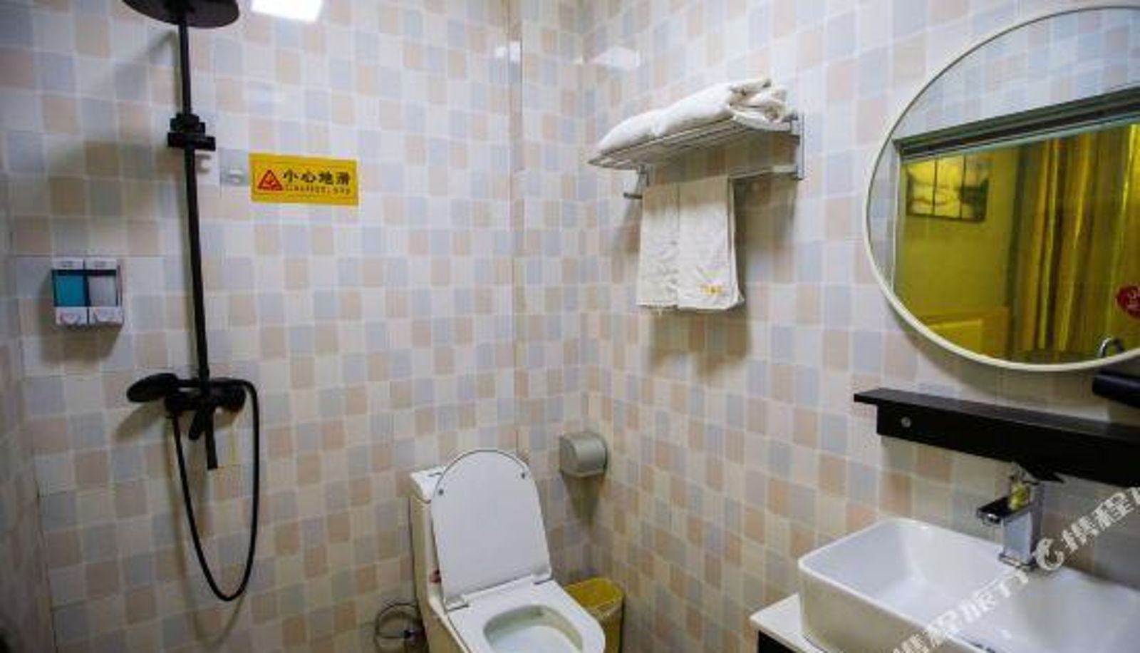 Kamer - Aiyi Business Hotel (Dongying Asia Star Golden Dadi Market Branch)