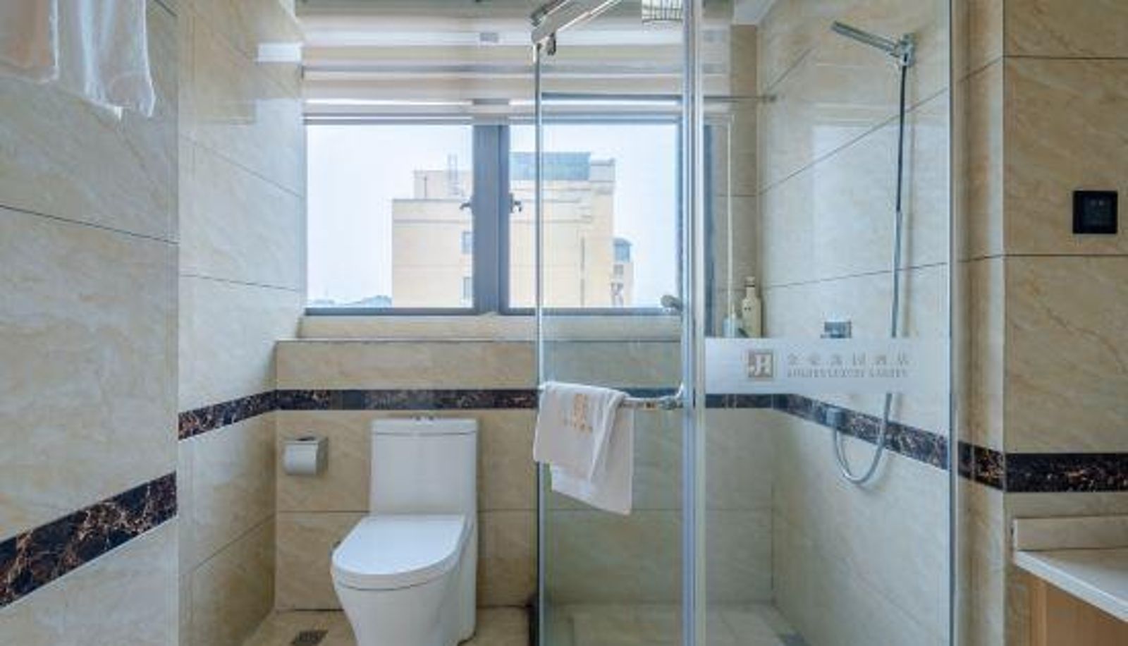 Habitación familiar - Jinhaoyiyuan Hotel (Fuding Zhonghui Plaza)