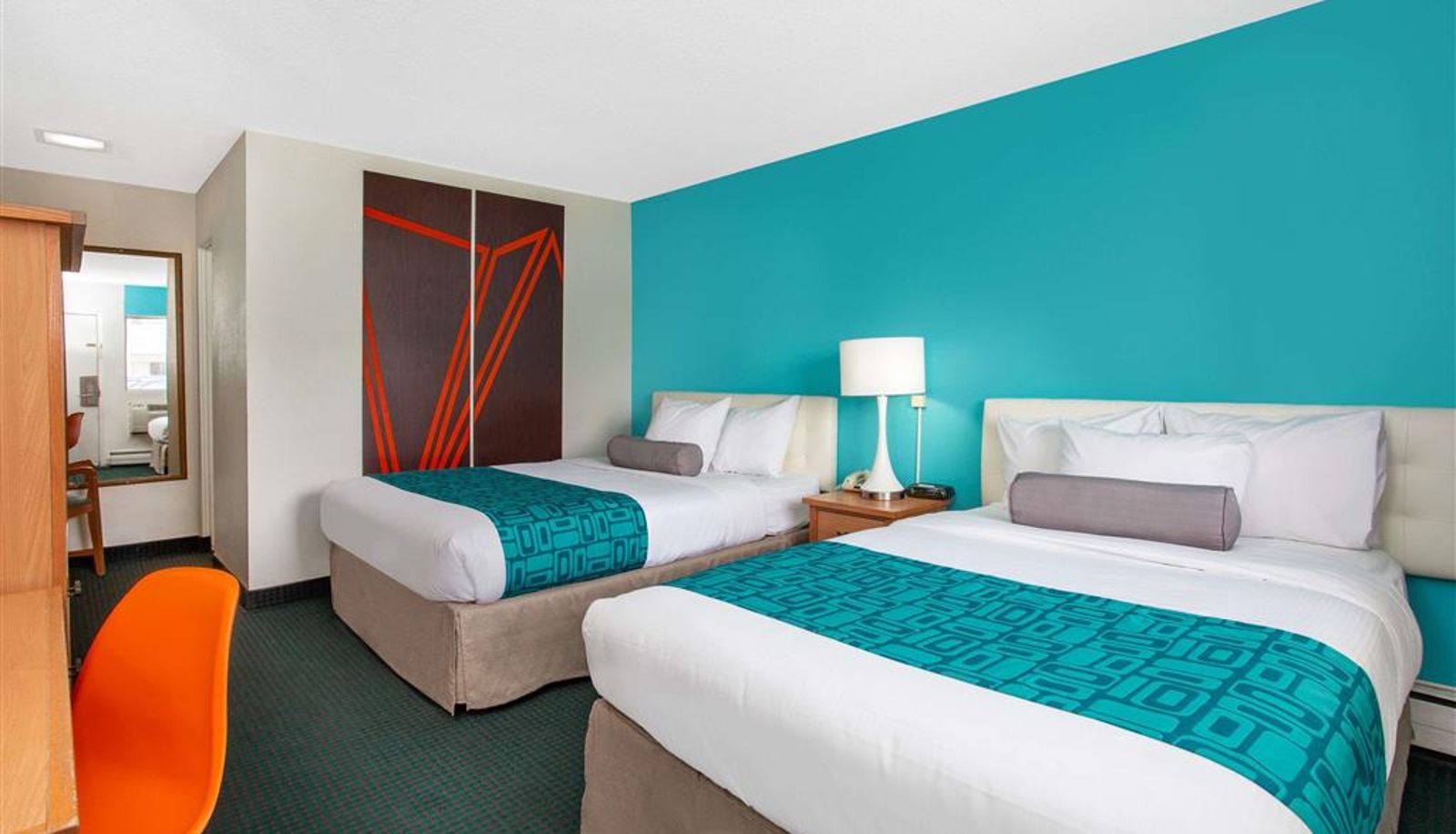 Room - Howard Johnson by Wyndham Colorado Springs