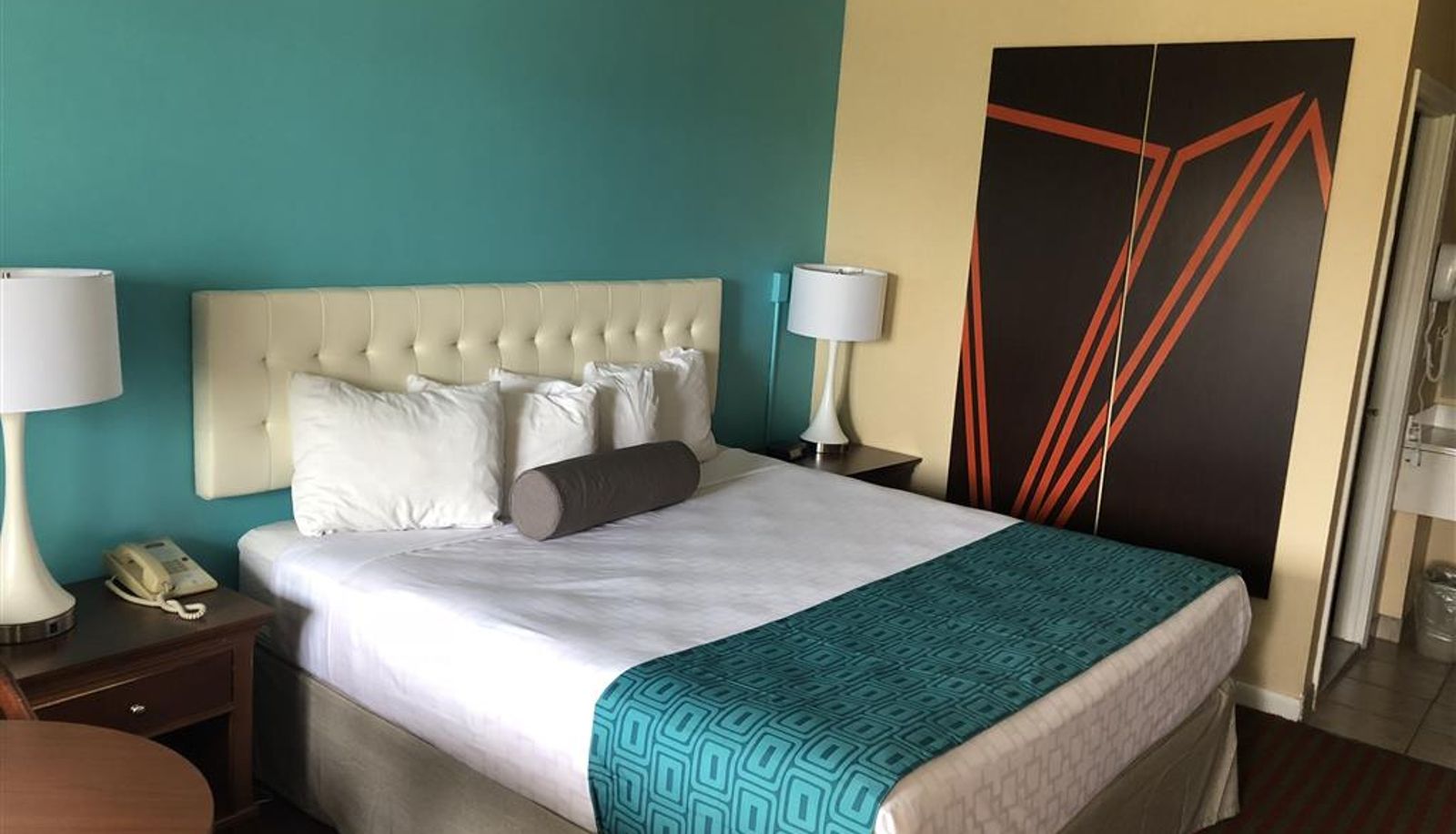 Room - Howard Johnson by Wyndham Hartford South – Rocky Hill