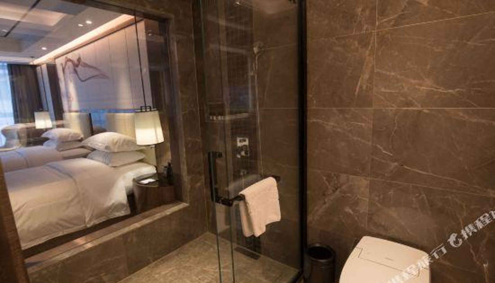 Kamer - Kamston International Hotel