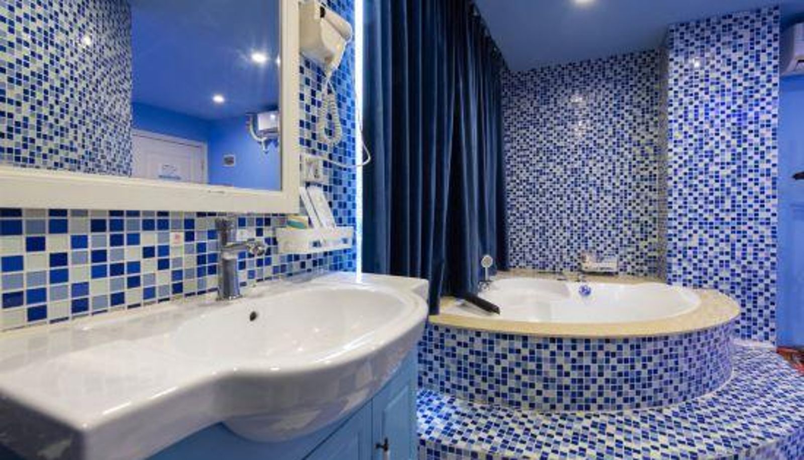 Chambre - Meeting Here Hotel