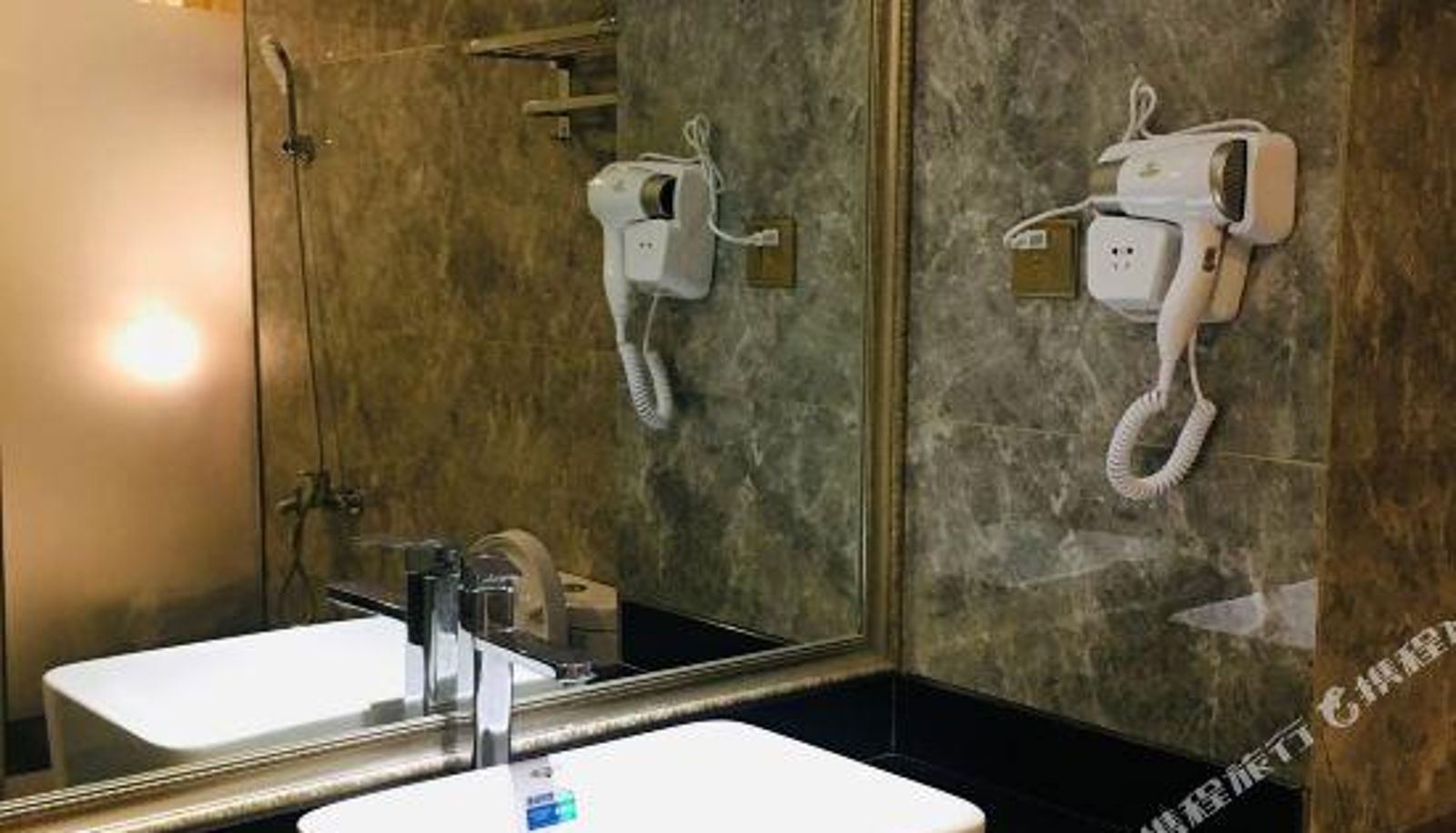 Camera - Kai Wei Dun Business Hotel