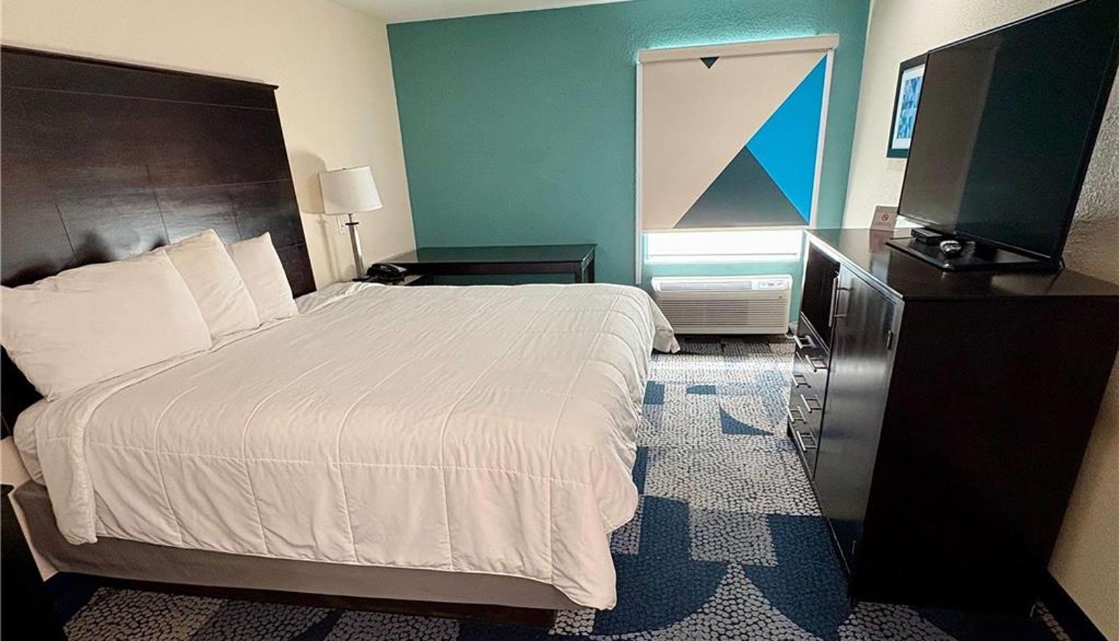 Zimmer - Baymont by Wyndham Iowa Lake Charles