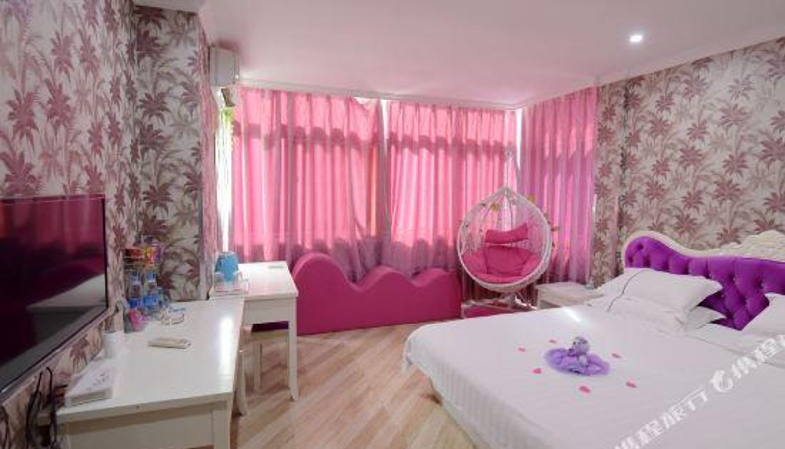 Room - Mile Express Hostel
