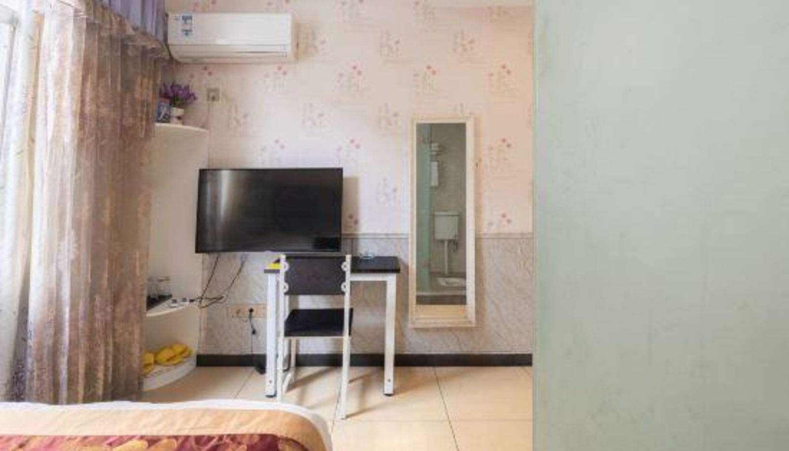 Room - Manshiguang Themed Hotel