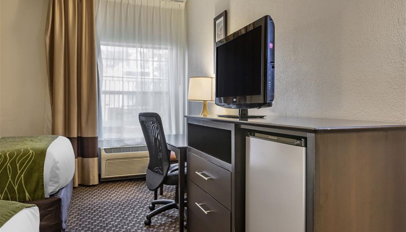 Kamer - Comfort Inn Wings Stadium