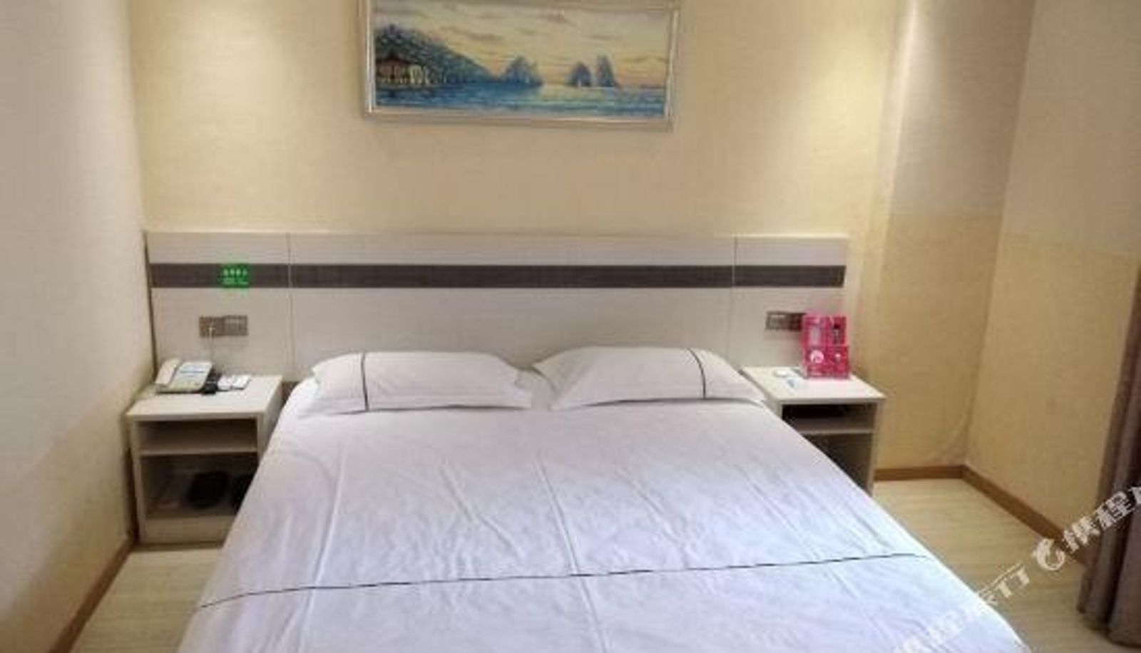 Camera - Leisurely Holiday Hotel
