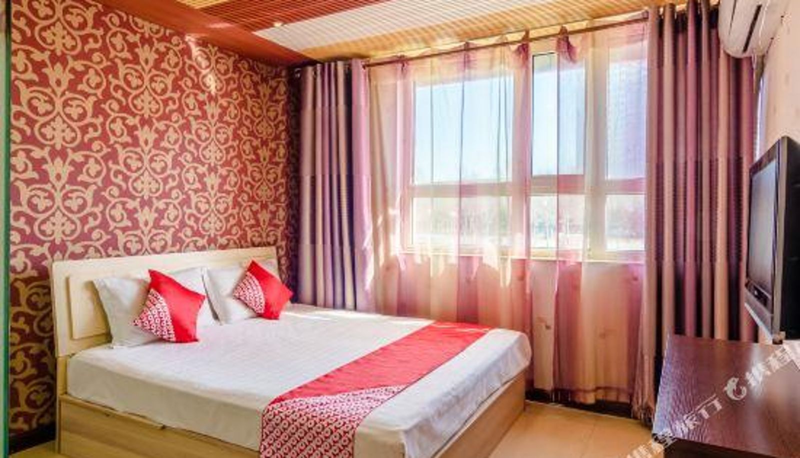 Room - Perfect Life Hotel