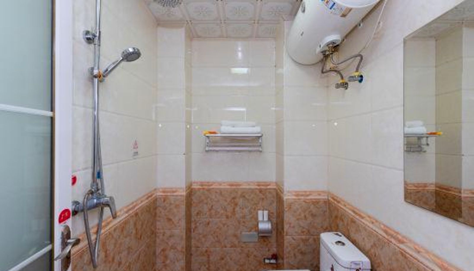 Camera per famiglia - 7 Days Hotel (Qinhuangdao Nandaihe Xianluodao Scenic Spot Tianma Bath)