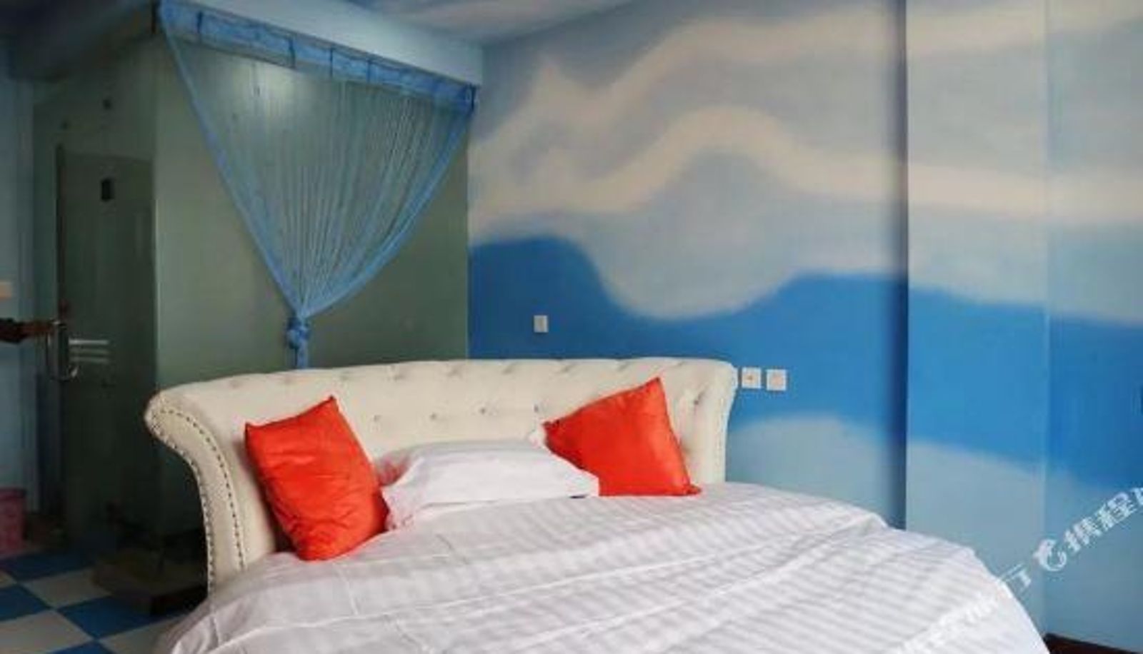 Room - Saint Hugo Theme Hotel