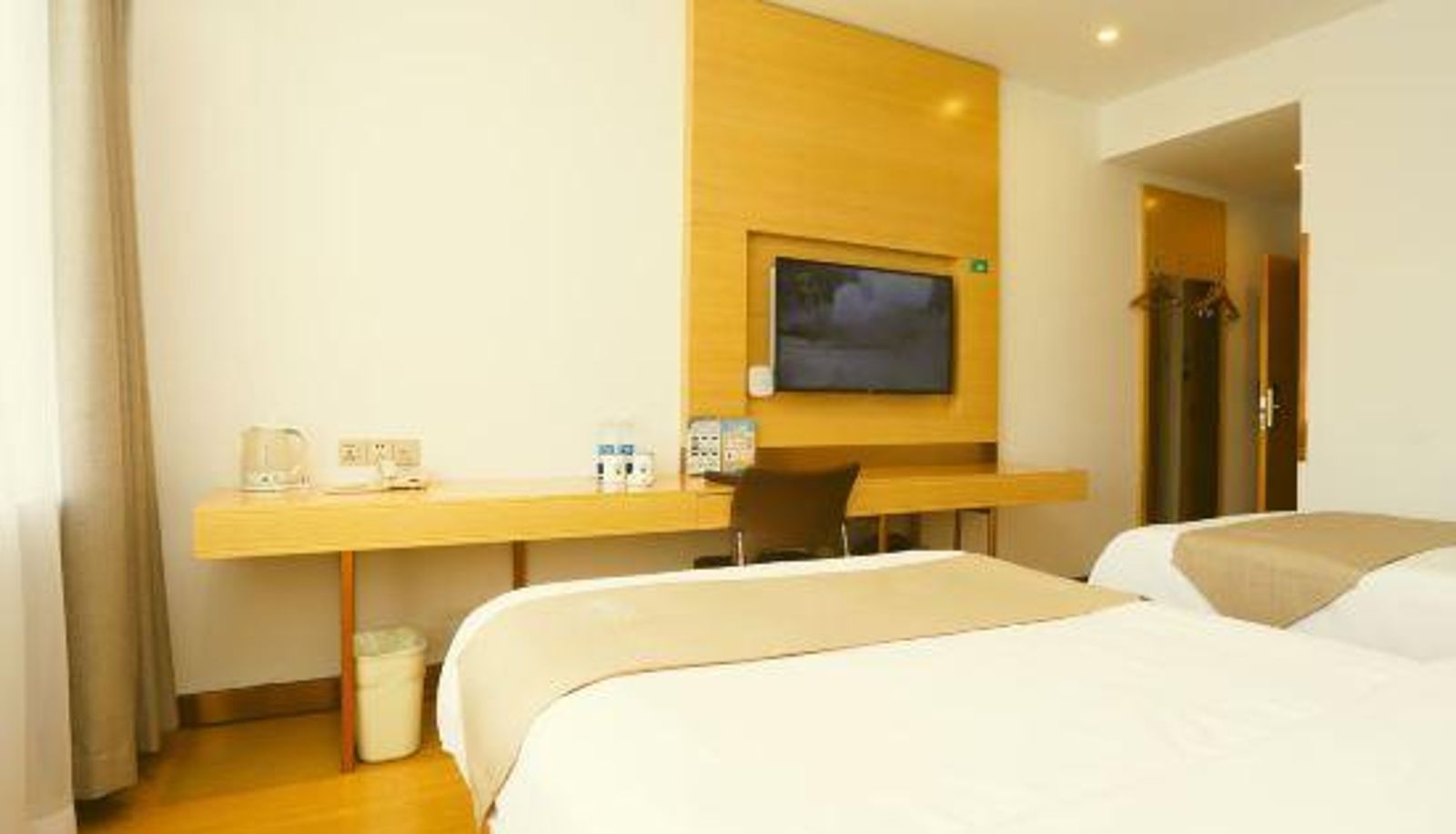 Business room - Greentree Inn