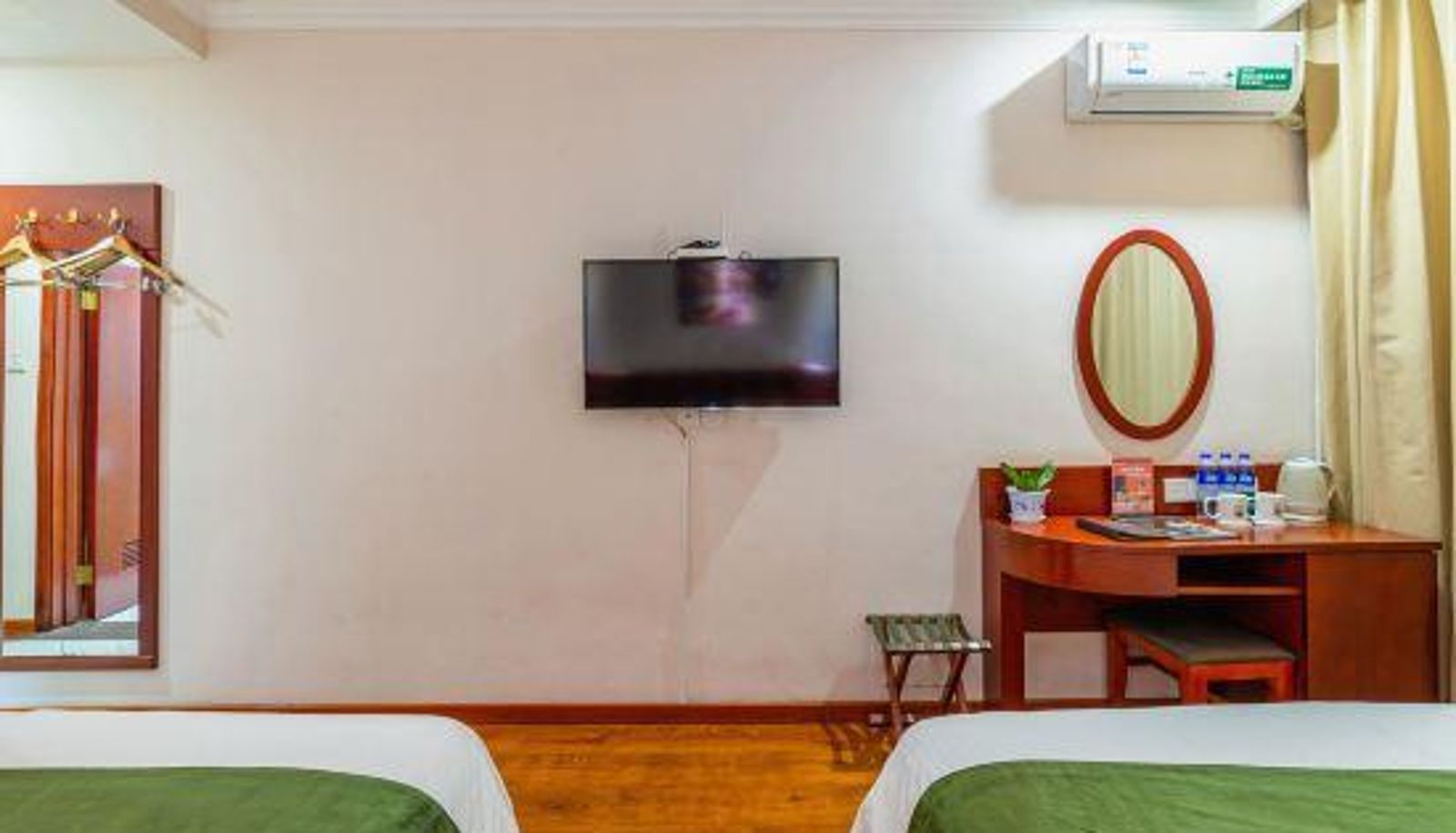 Family room - GreenTree Inn (Qinghuangdao Railway Station Square)