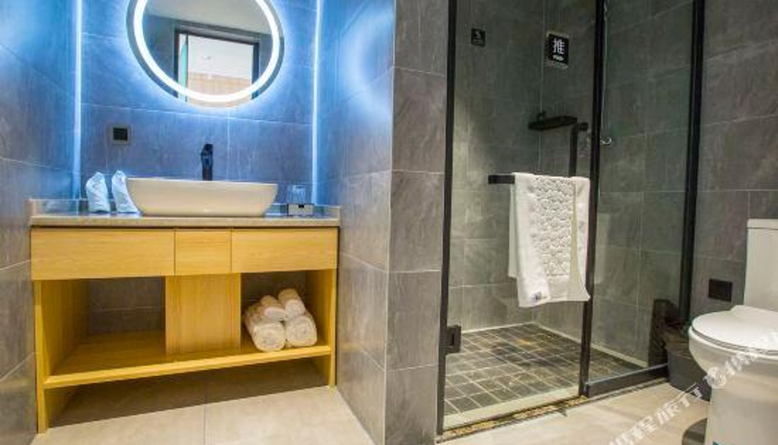 Family room - Yinhai Holiday Hotel