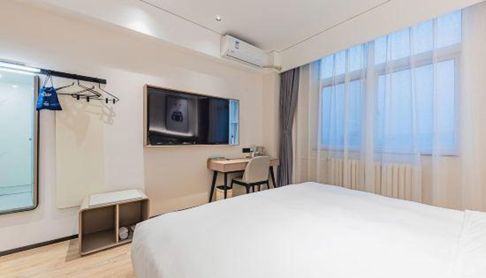 Camera business - Ginza Jiaxuan Hotel (Jinan Daming Lake Chaoranlou Branch)