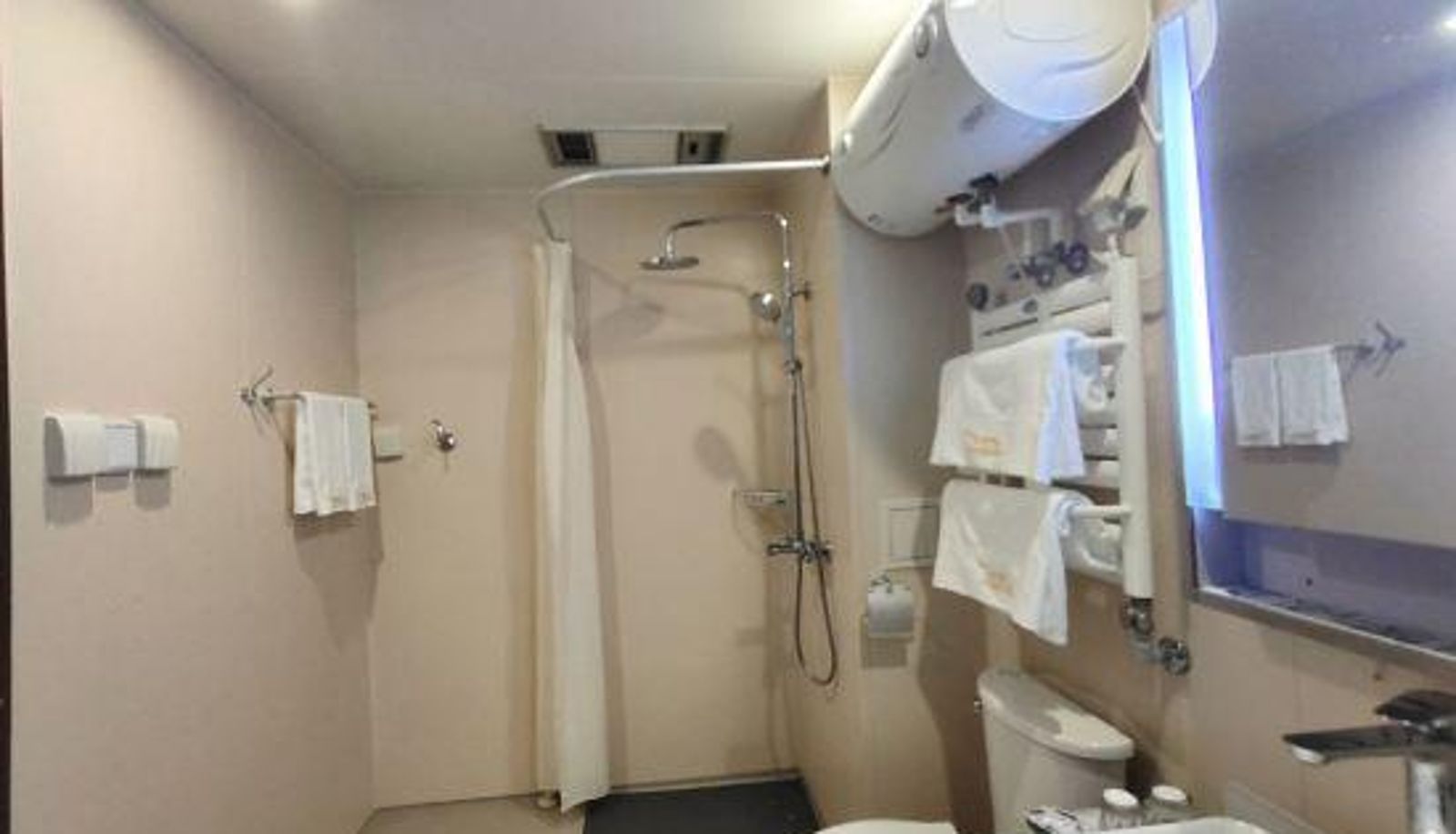 Room - Quanzhou Hotel (Jinan Luneng Guihe Golden Street)