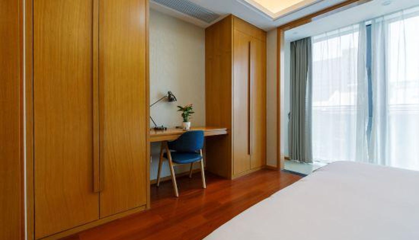Business room - Jinan LOK Yuen Eight Hotel apartment
