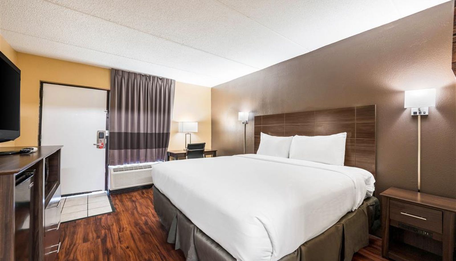 Zimmer - Econo Lodge Columbus near Airport