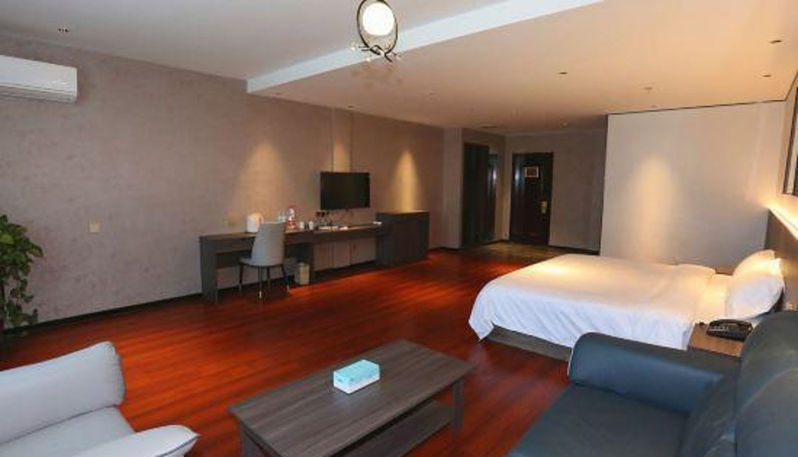 Business room - Huanlian Lu Caihuang Hotel (Shandong University Honglou)