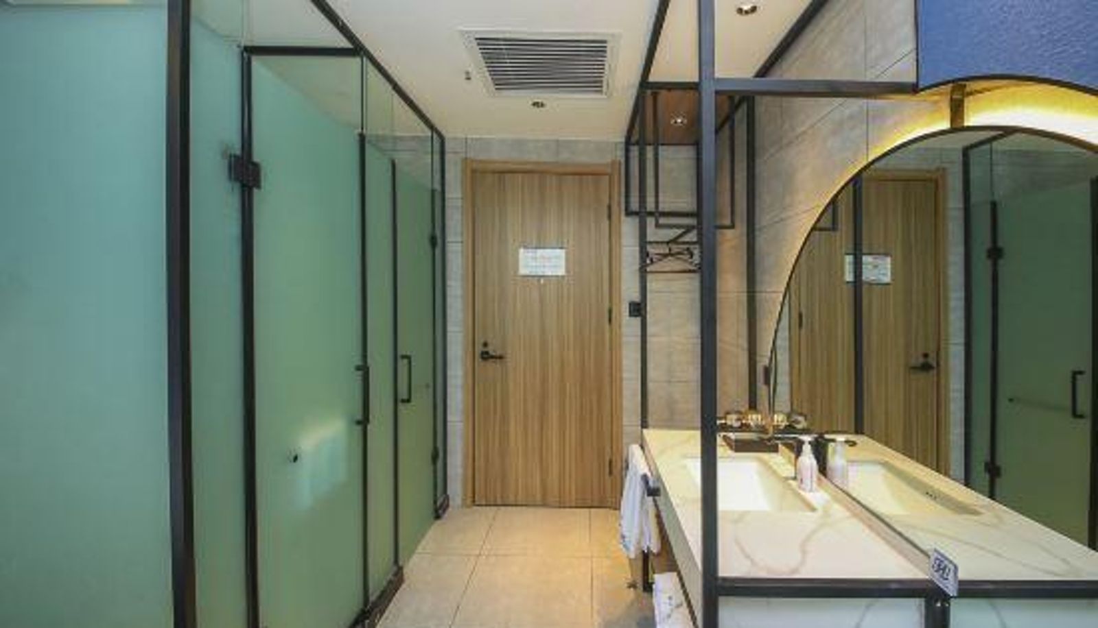 Camera business - Hao Gongzi Hotel