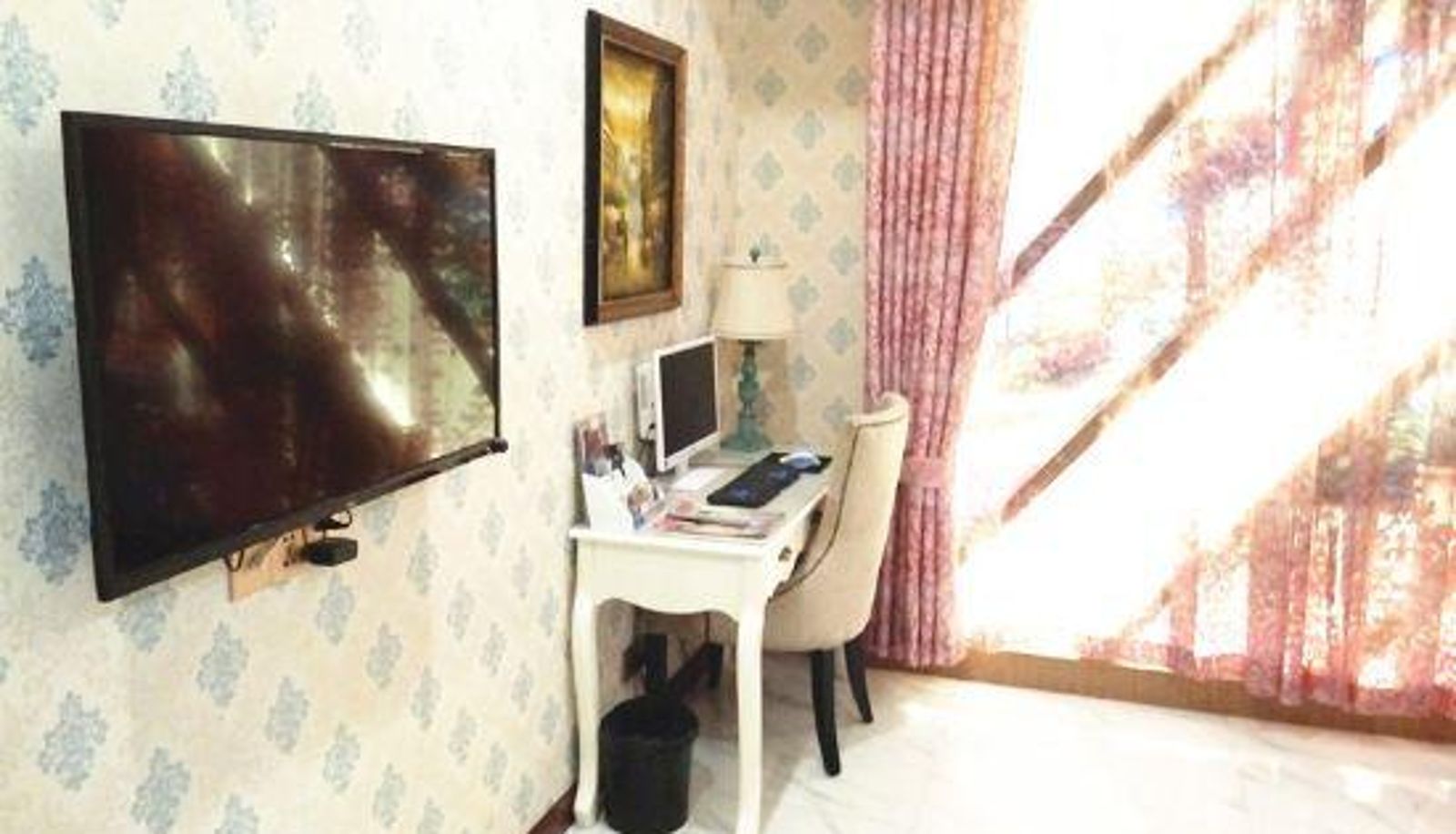 Zimmer - The Odeon Hotel Americano