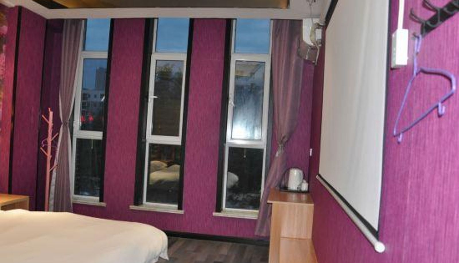 Zimmer - Royal Court Theme Express Hotel