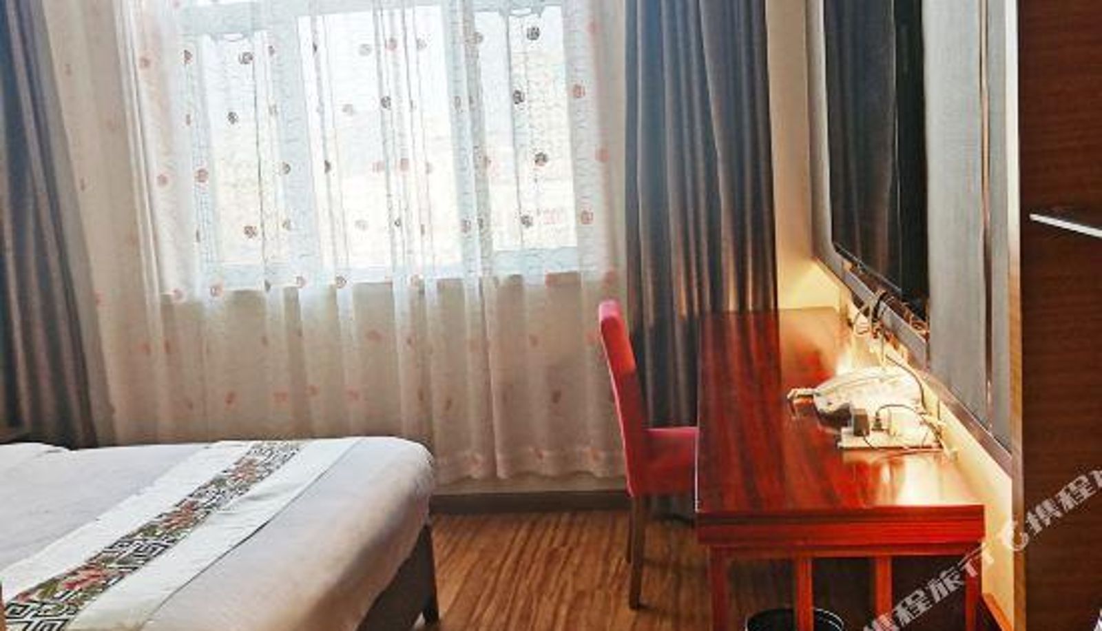 Camera - Hengyuan Hotel (Kashgar Ancient City People's Square)
