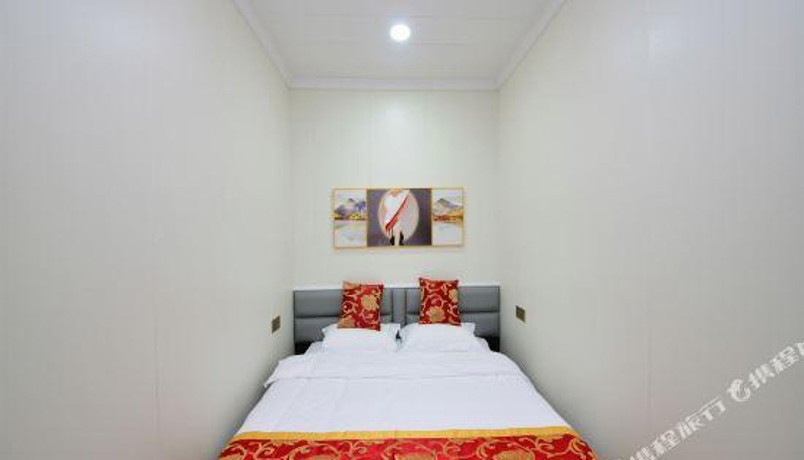 Camera - Longshu Hotel (Taiyuan Wusu International Airport South Railway Station)