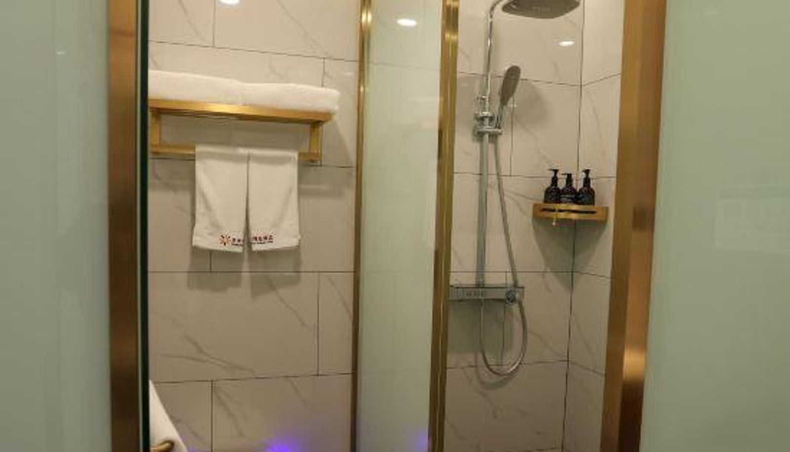 Habitación familiar - Yongguang Boutique Hotel