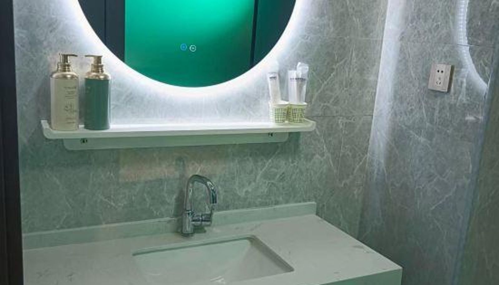 Kamer - Muzan Hotel (Bolton Plaza)