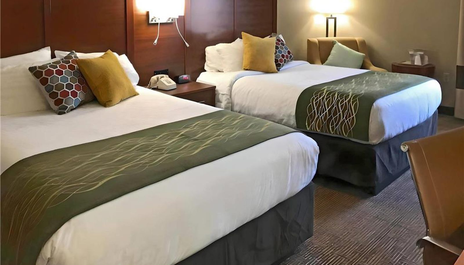 Zimmer - Comfort Inn Erie - Near Presque Isle