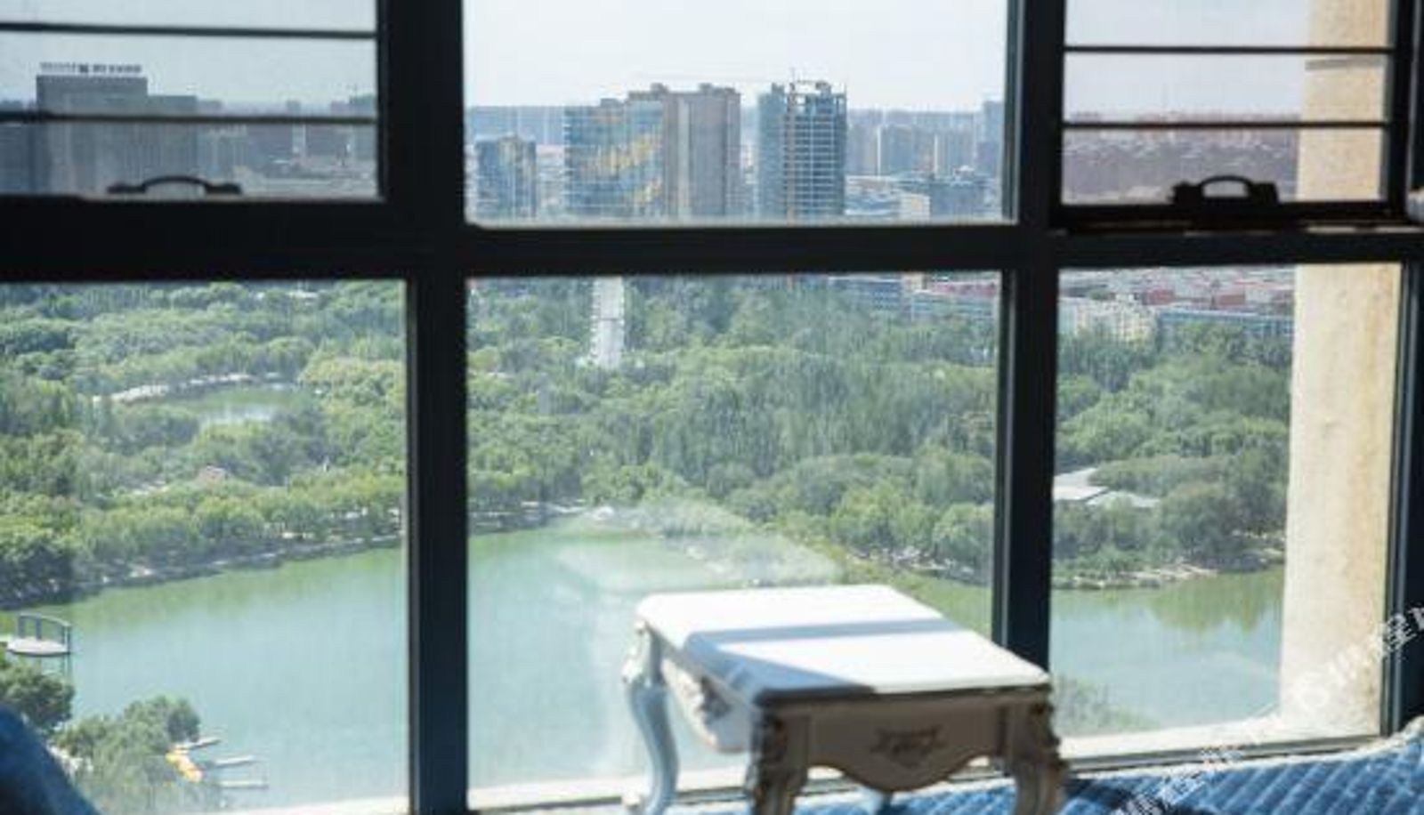 Room with lake view - Wanhe Yijing Apartment Hotel