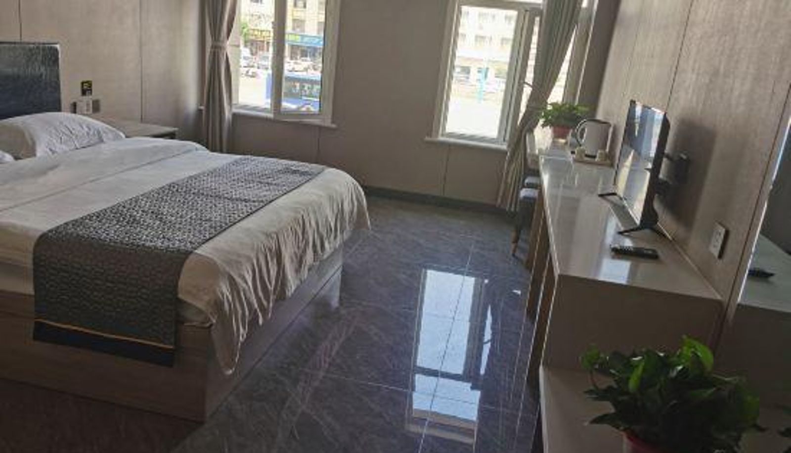 Room - Harbour Hotel