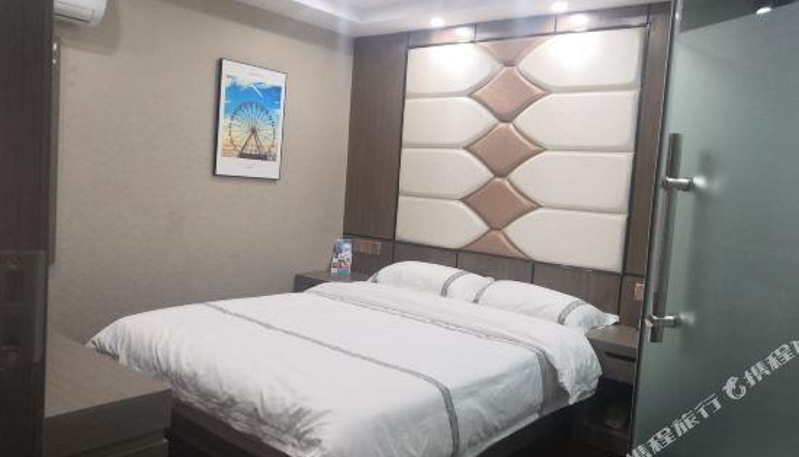 Camera - Lanzhou Hehuixin Theme Hotel