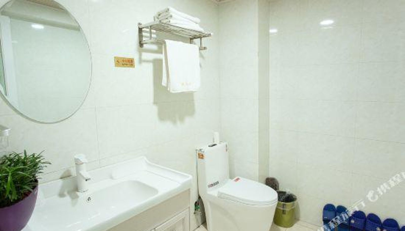 Zimmer - Lingshang Business Hotel (Nanmen Square Airport Bus Branch)
