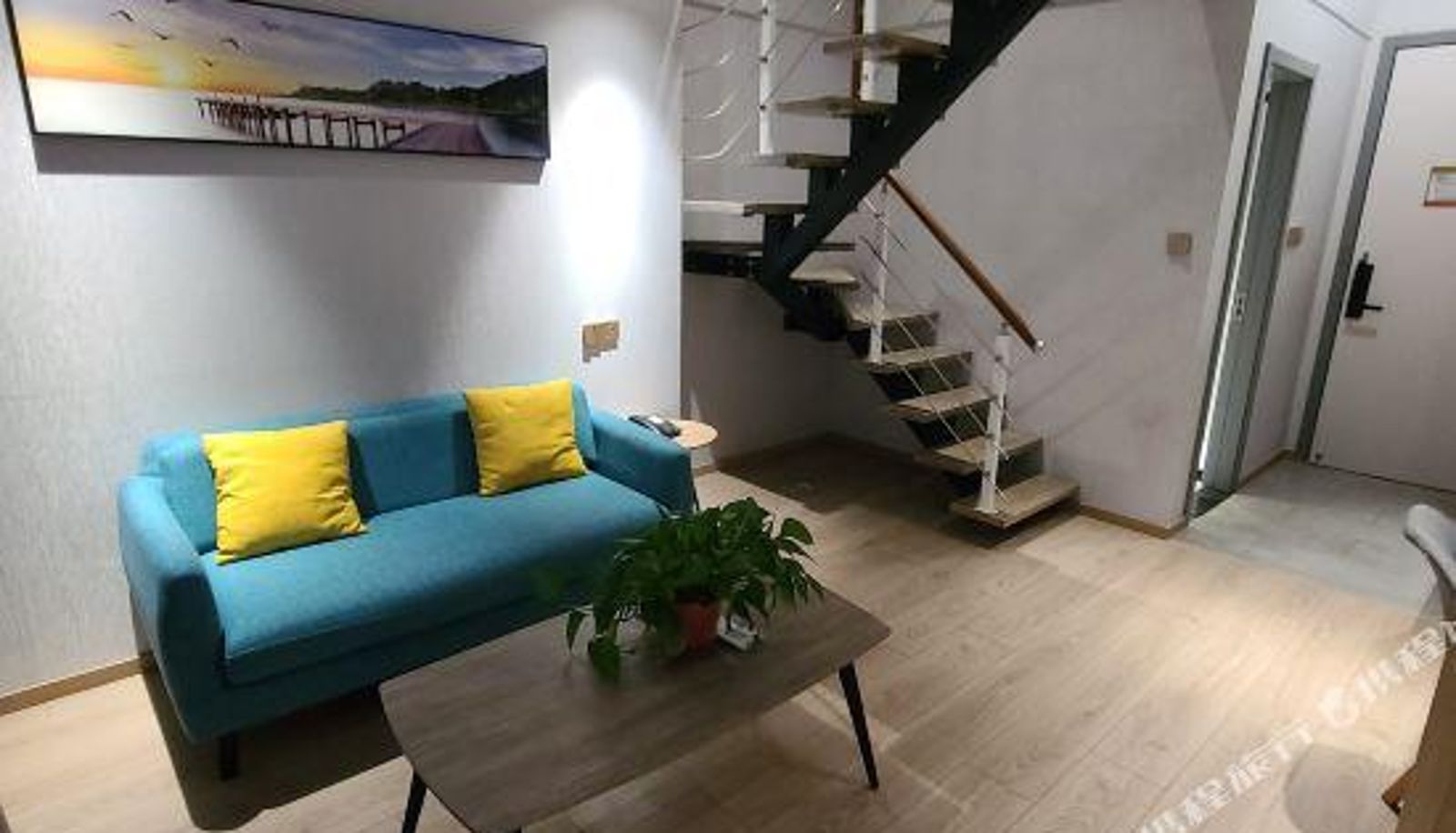 Camera - Yijia Business Hotel