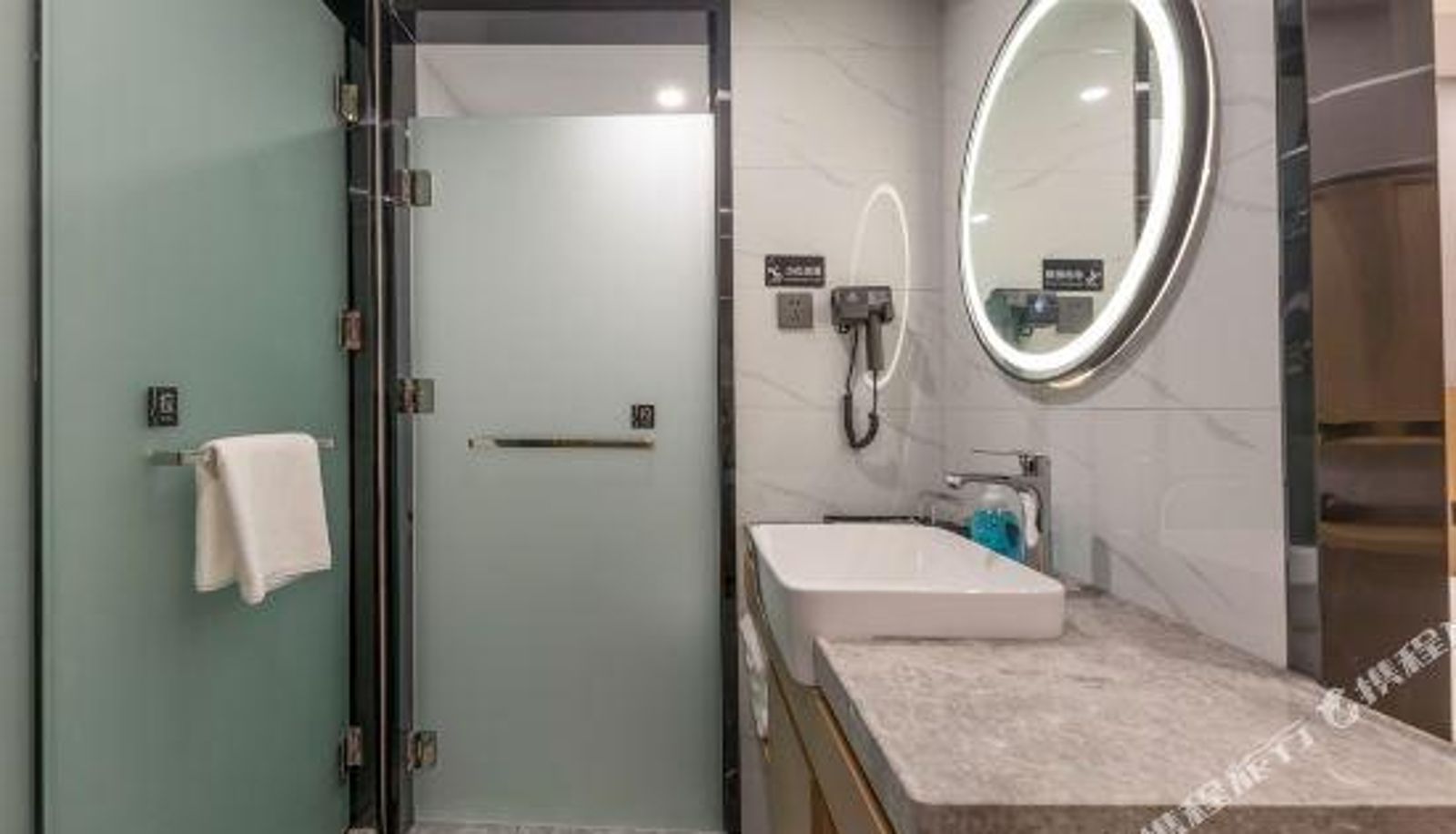 Habitación familiar - Huaju Yashe Hotel (Huzhou Yintaicheng Branch)
