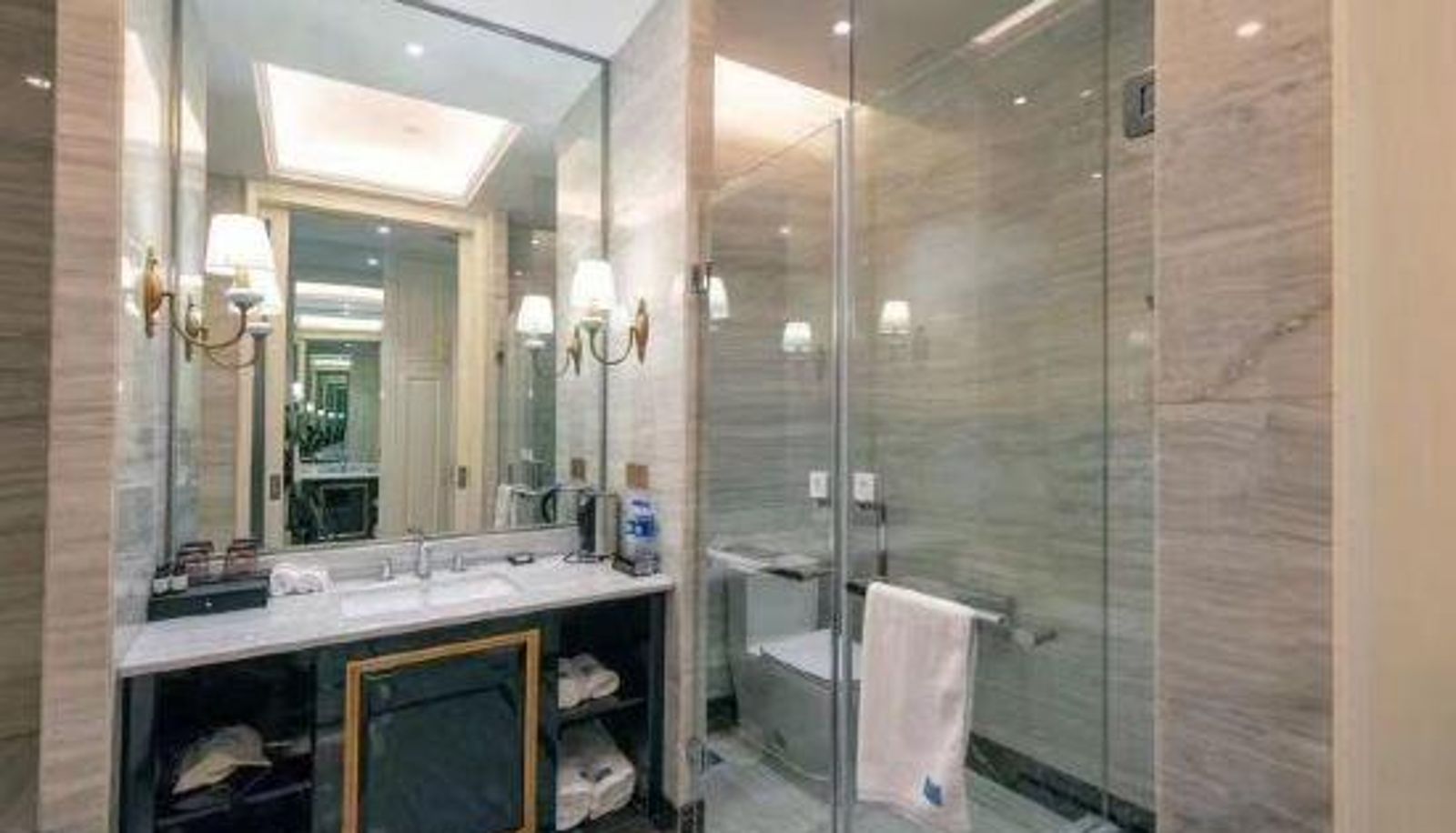 Camera business - Xinghui Wucheng Hotel (Huzhou Wanda Plaza)