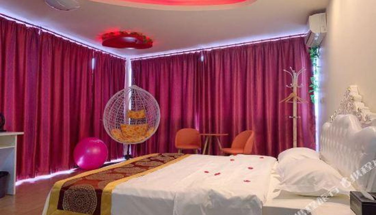 Room - Youai Fashion Hotel