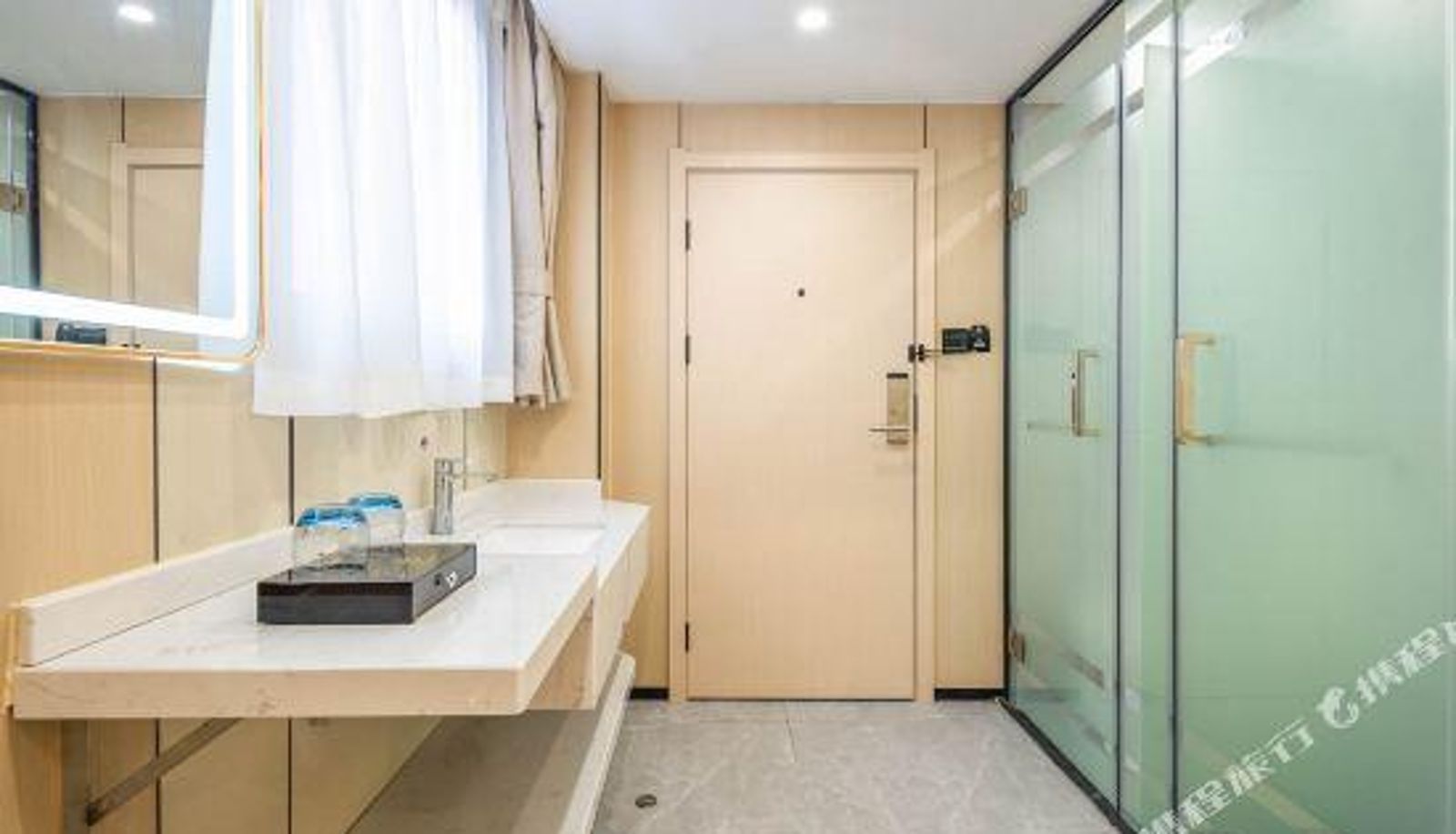Zimmer - Shared Smart Hotel (Summer Plaza Store)