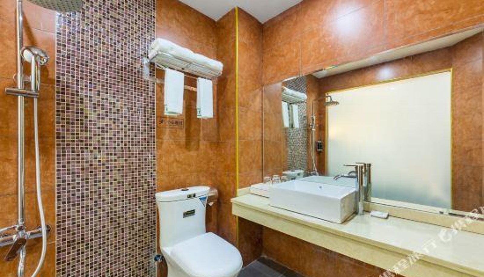 Zimmer - V8 Wisdom Hotel (Haikou CRV East Railway Station)