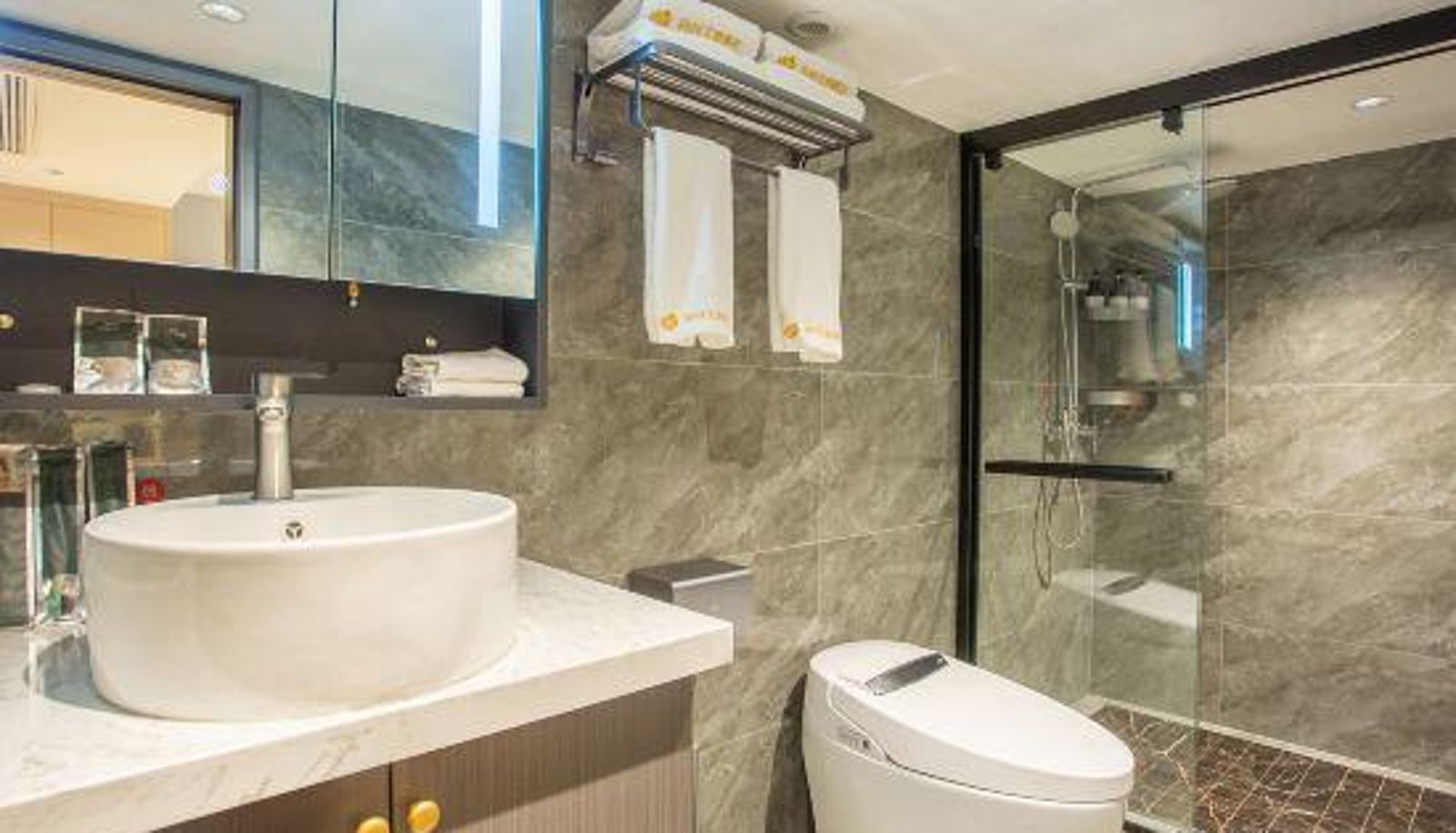 Camera - Baiyun Orthopaedics Hospital)  Shubo Avenue Keshang Theme Hotel (Yunbo Road