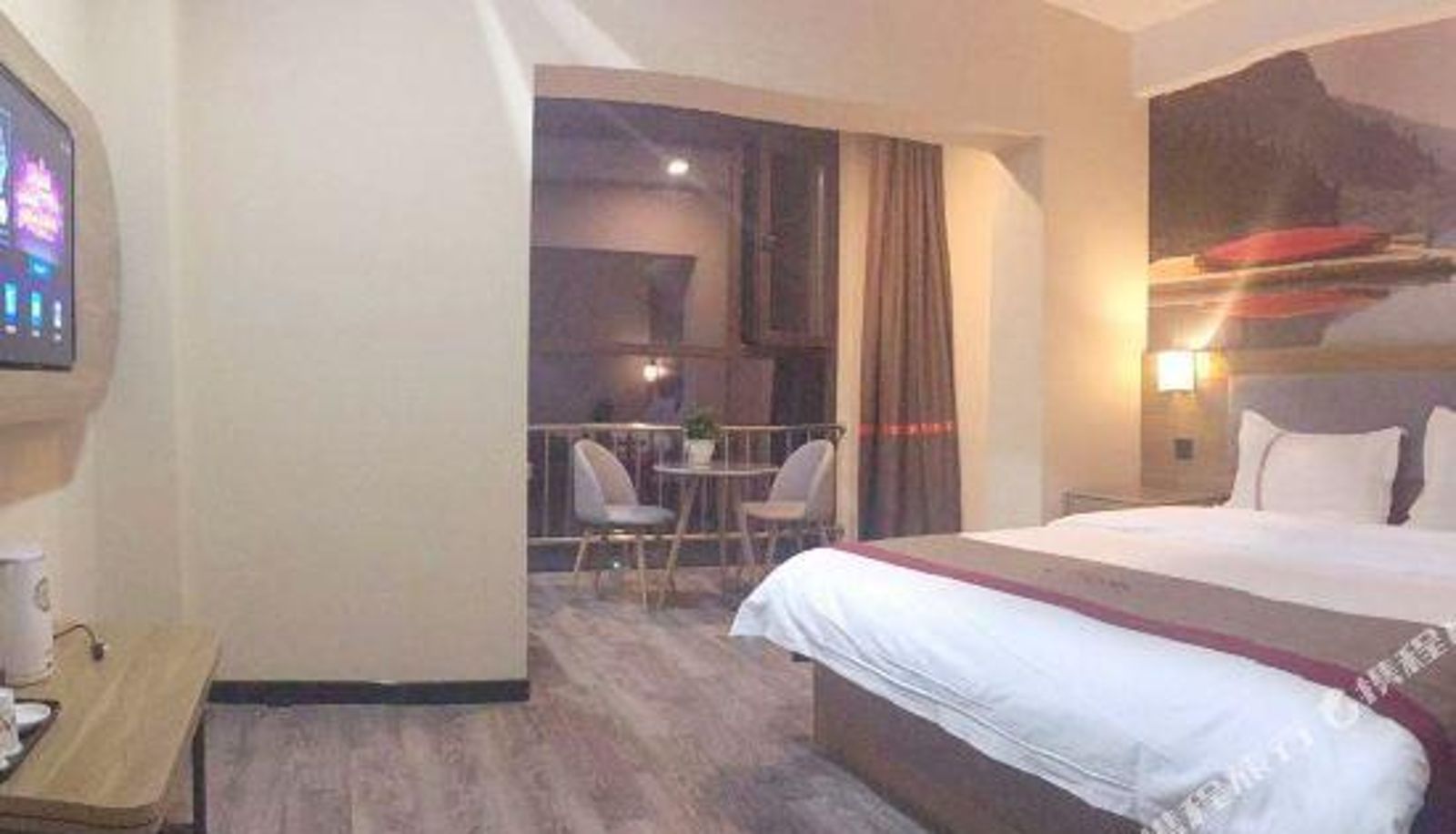 Zimmer - Thank U Hotel (Urumqi High Speed Railway Station)