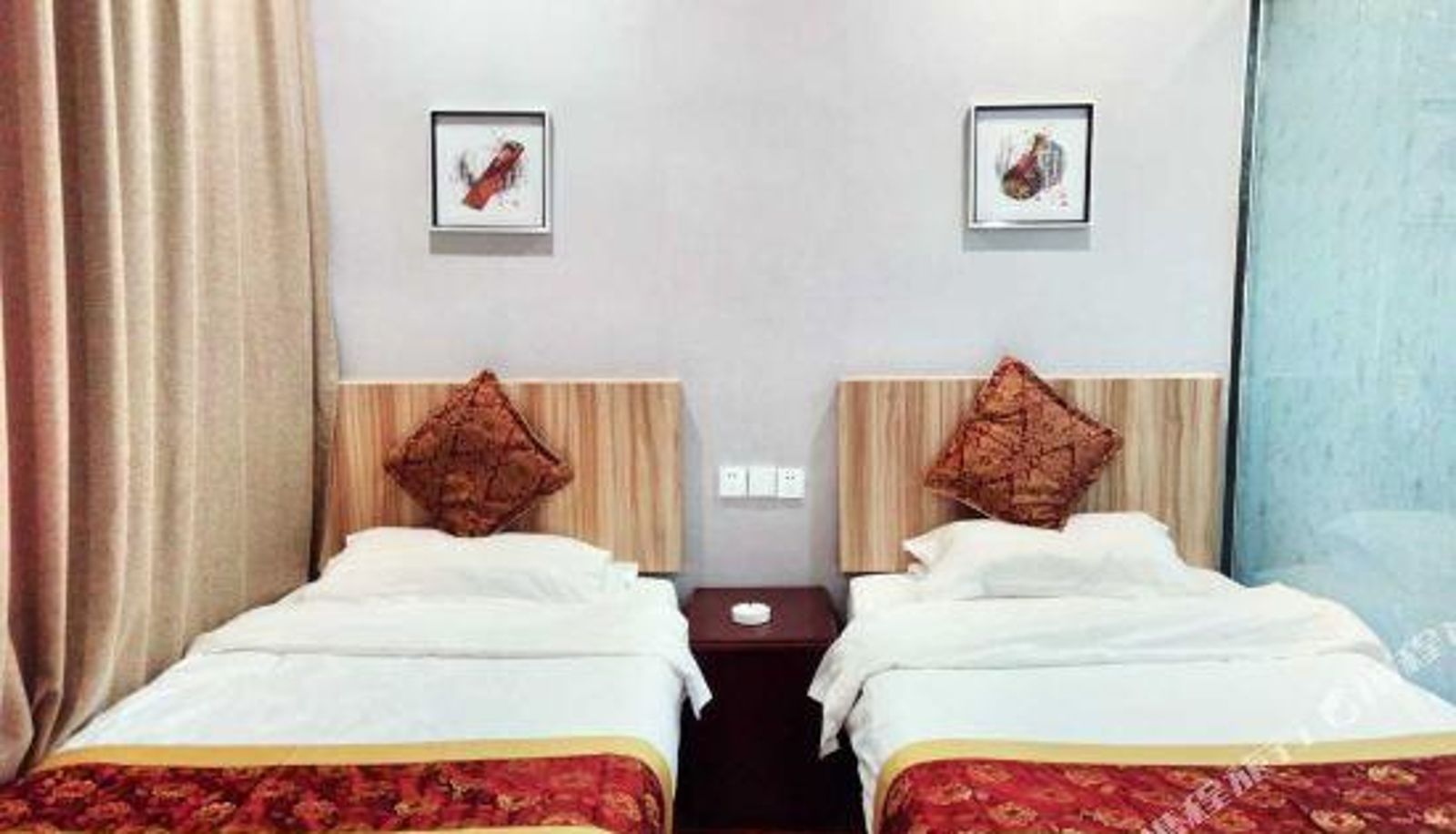 Zimmer - Shengdanya Business Hotel (Urumqi South Railway Station Dehui Wanda Plaza)