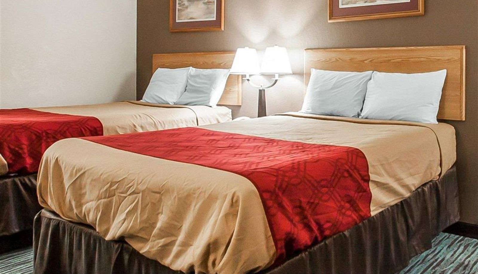 Zimmer - Econo Lodge Inn & Suites Jackson Northwest