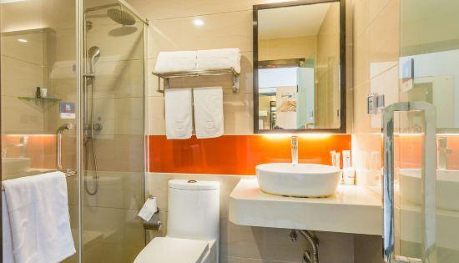 Camera - Thank U Hotel (Guangzhou Tianhe Huashi Metro Station)