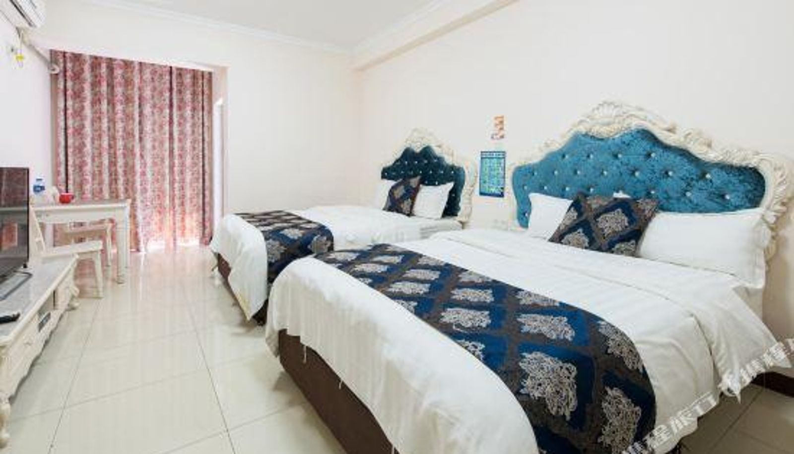 Room - THEME APARTMENTS