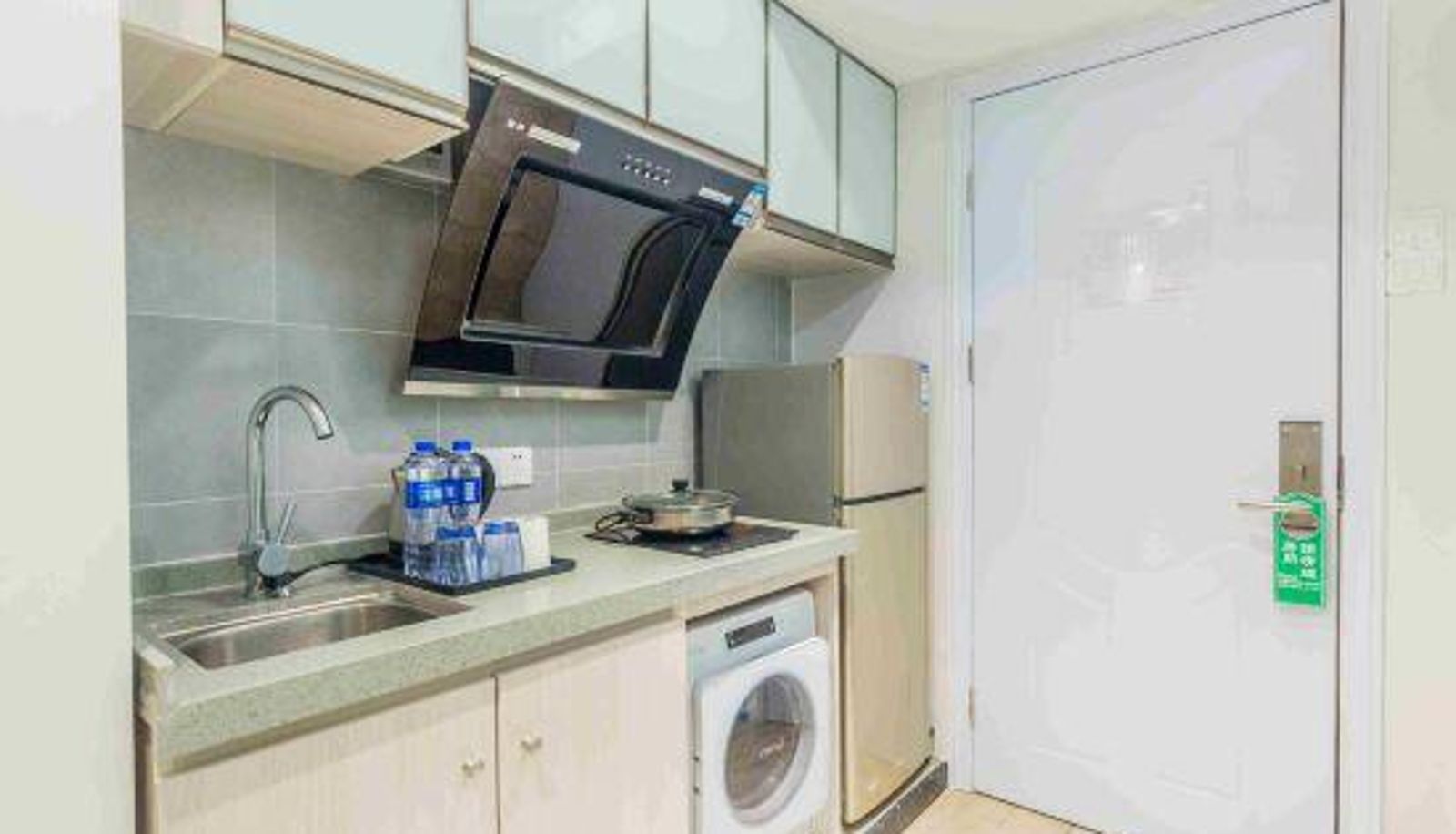 Chambre Familiale - Inhouse Apartment (Guangzhou Gangding Subway Station)